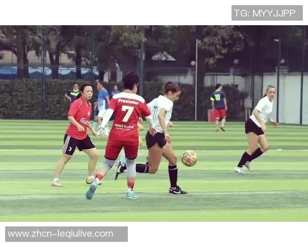 中国足球友谊赛:展现团队精神与国际交流的新平台 中国足球友谊赛:展现团队精神与国际交流的新平台