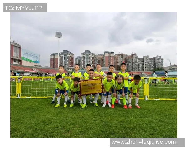 足球进洞的魅力与技巧探讨如何在比赛中实现精彩进球